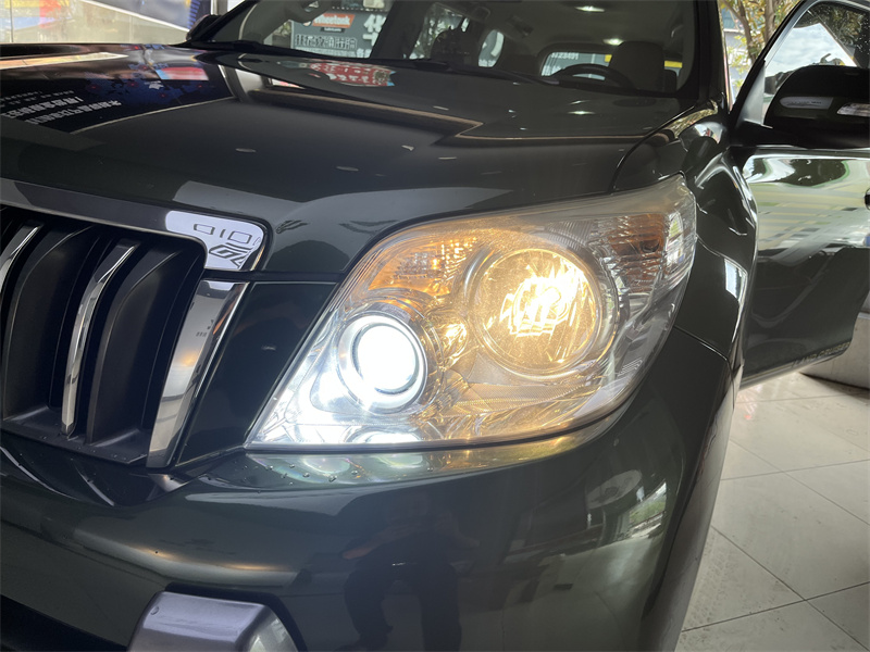 Land Cruiser Prado original headlight