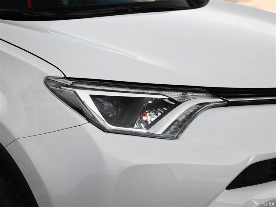 Toyota RAV4 headlight 